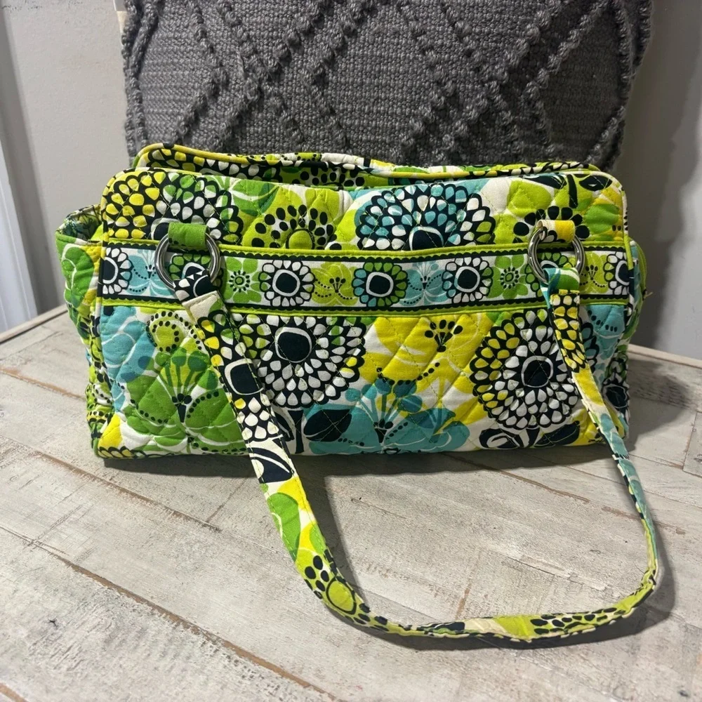 ❤️Vera Bradley Quilted Limes Up Shoulder Bag - Picture 2 of 8